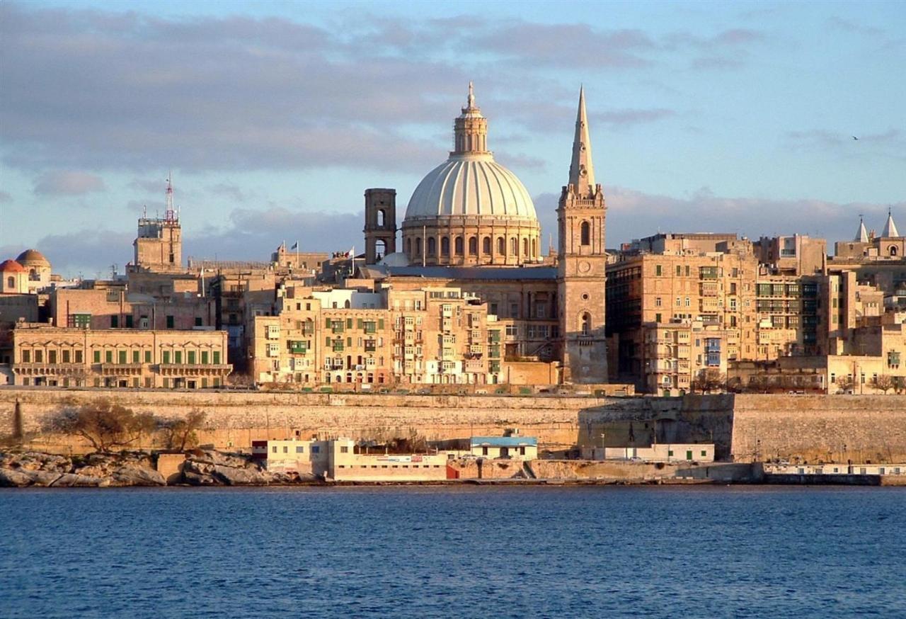 Luxurious Apt With Ocean Views And Pool In Tigne Point Sliema Exterior foto