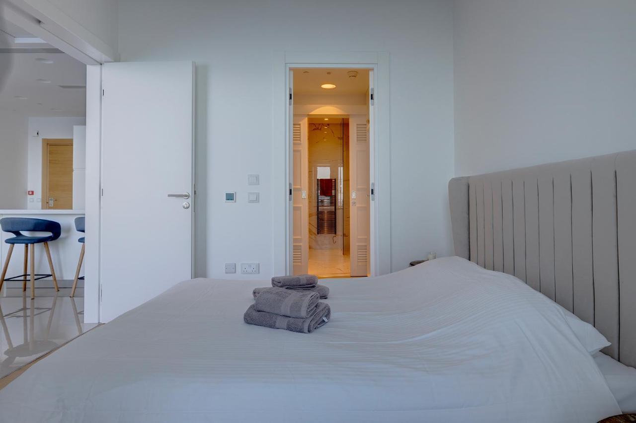 Luxurious Apt With Ocean Views And Pool In Tigne Point Sliema Exterior foto